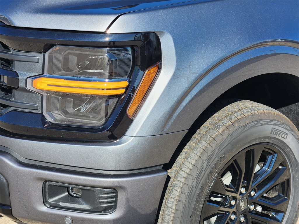 2025 Ford F-150 XLT photo 6