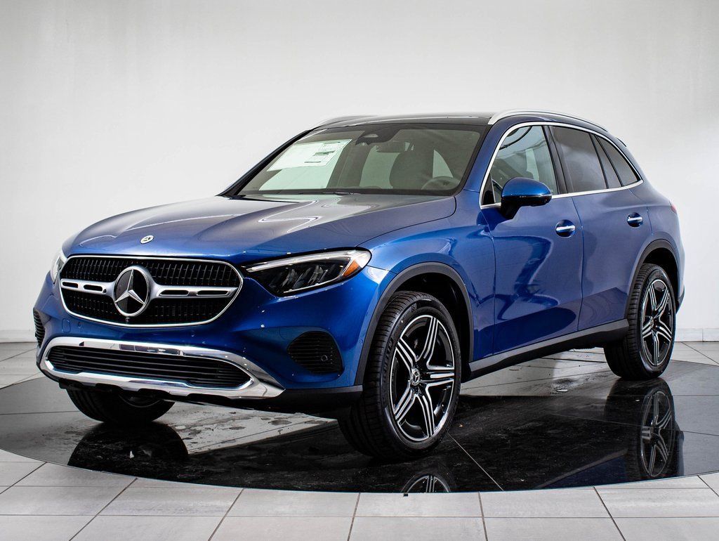 2026 Mercedes-Benz GLC Base's photo