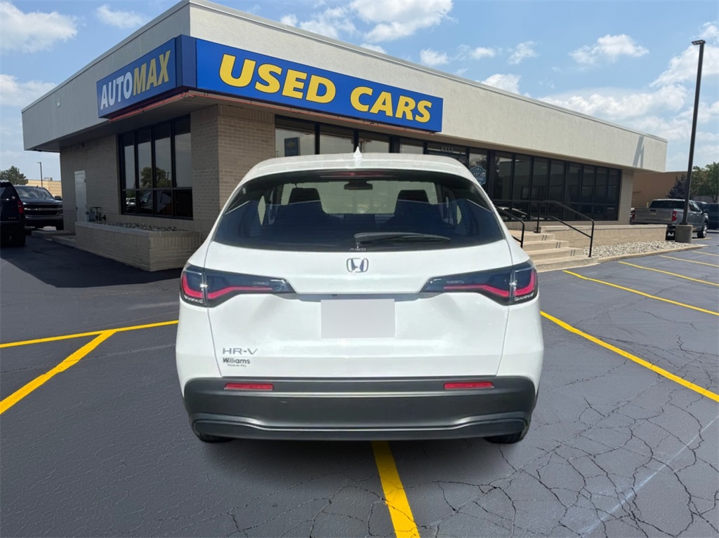 2025 Honda HR-V LX photo 3