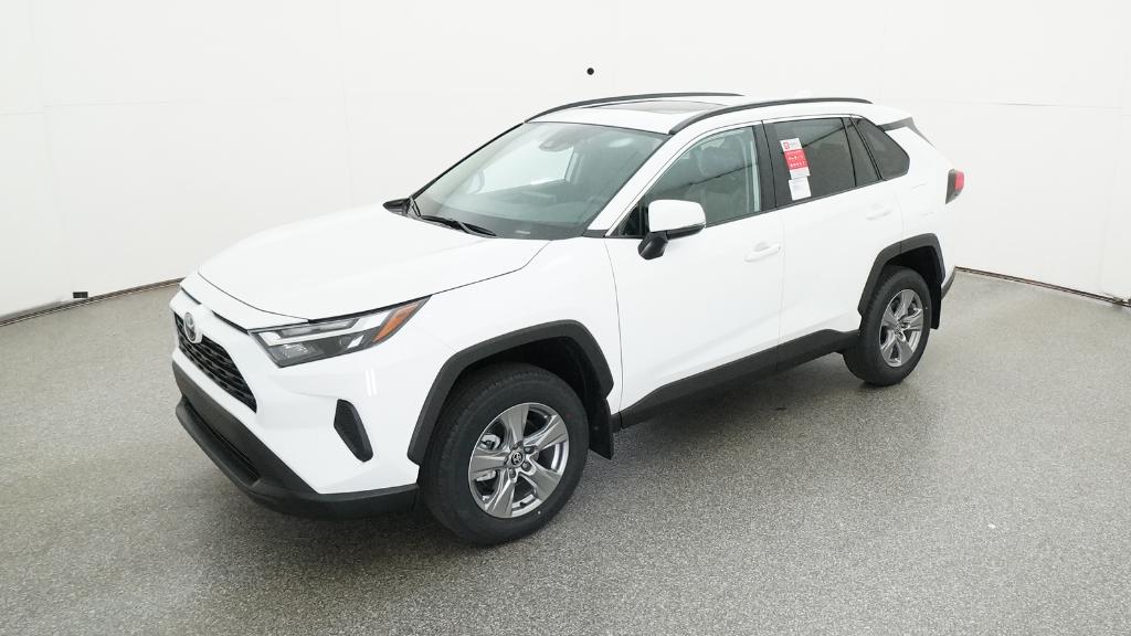 2025 Toyota RAV4 XLE's photo