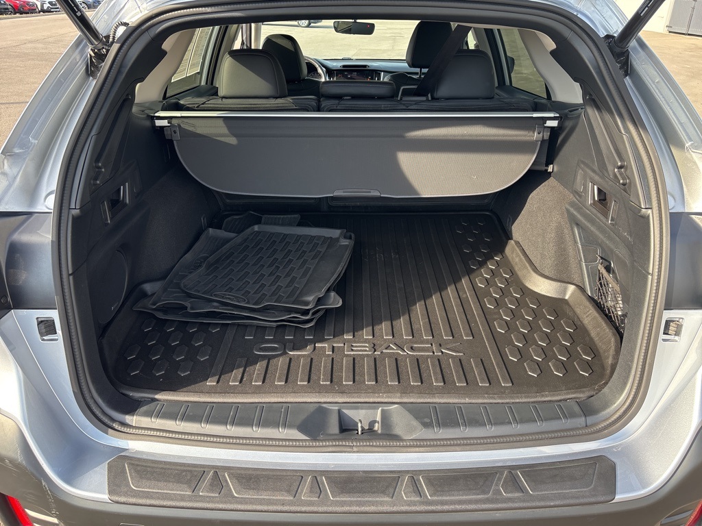 2022 Subaru Outback Limited photo 26