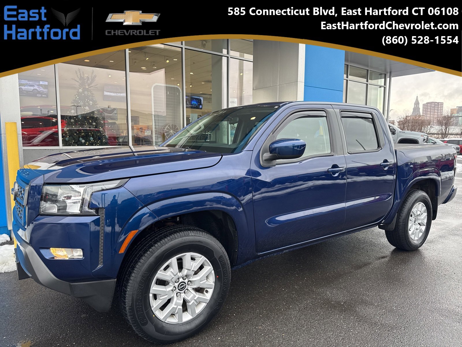 2022 Nissan Frontier SV's photo