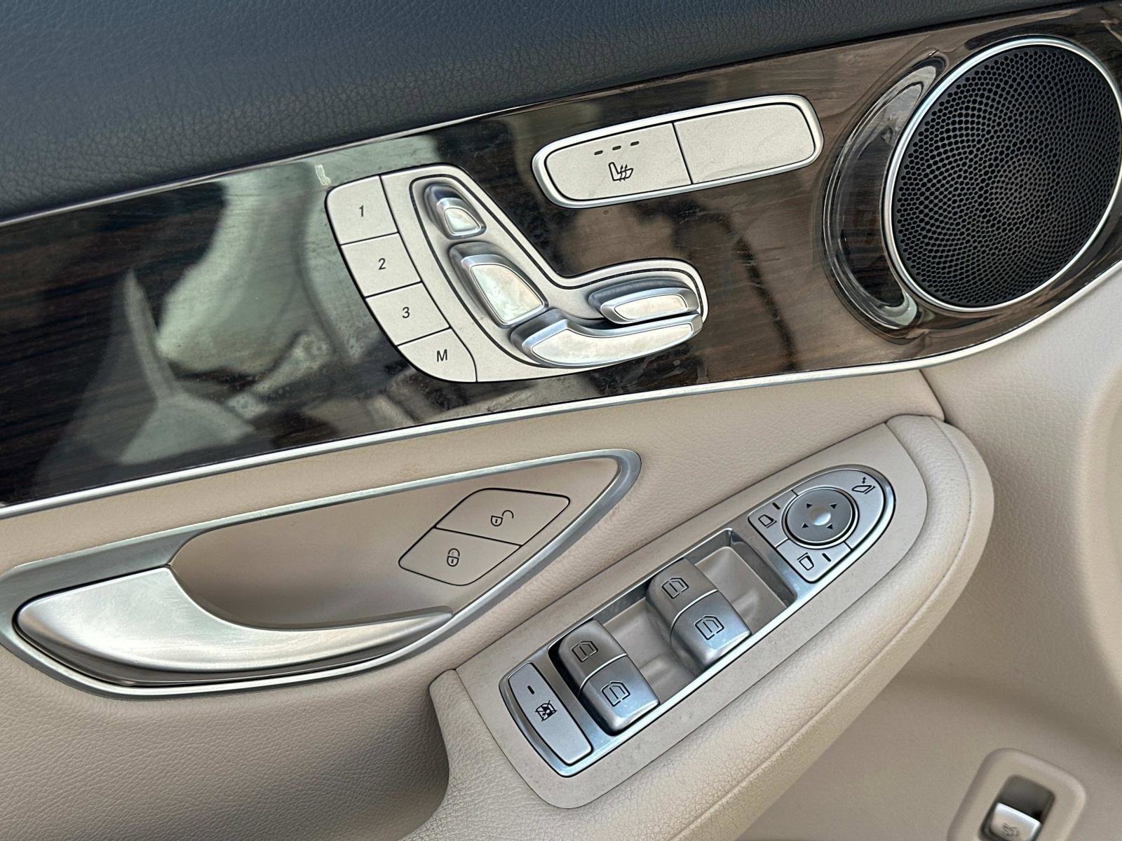 2022 Mercedes Benz GLC 300 4MATIC photo 11
