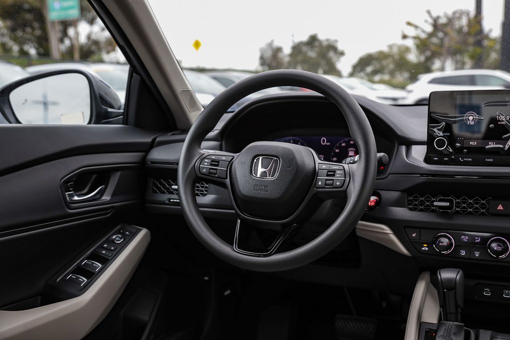 2025 Honda Accord SE photo 17