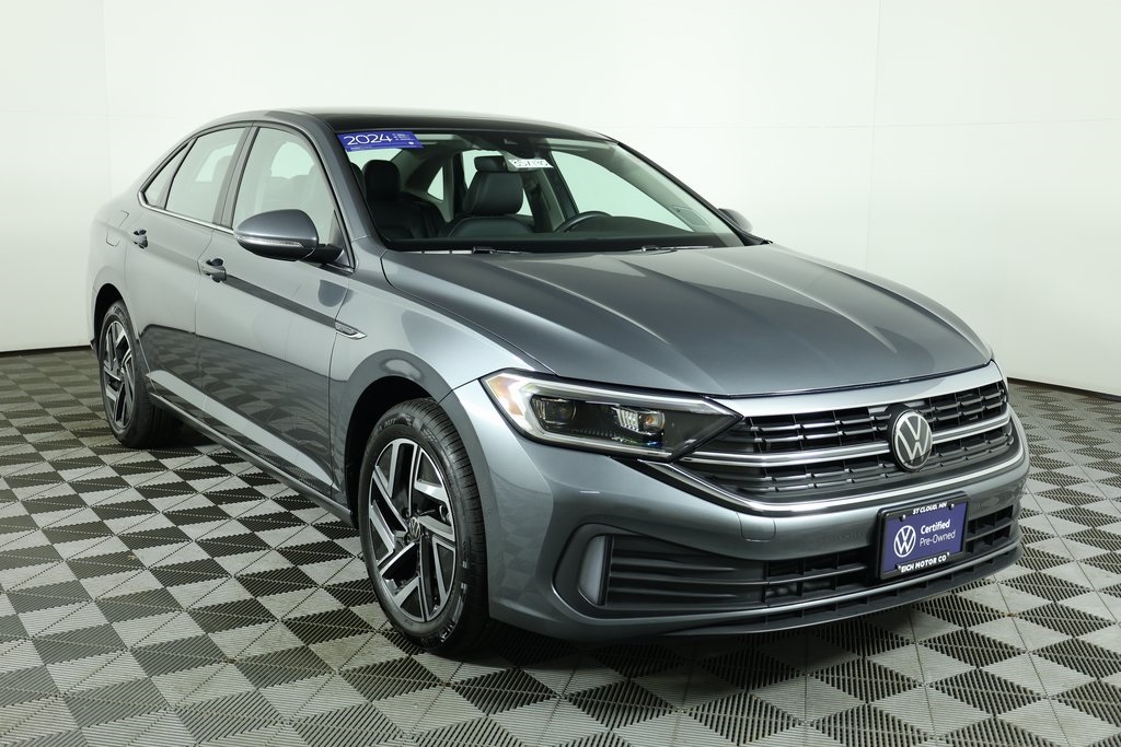2024 Volkswagen Jetta SEL's photo