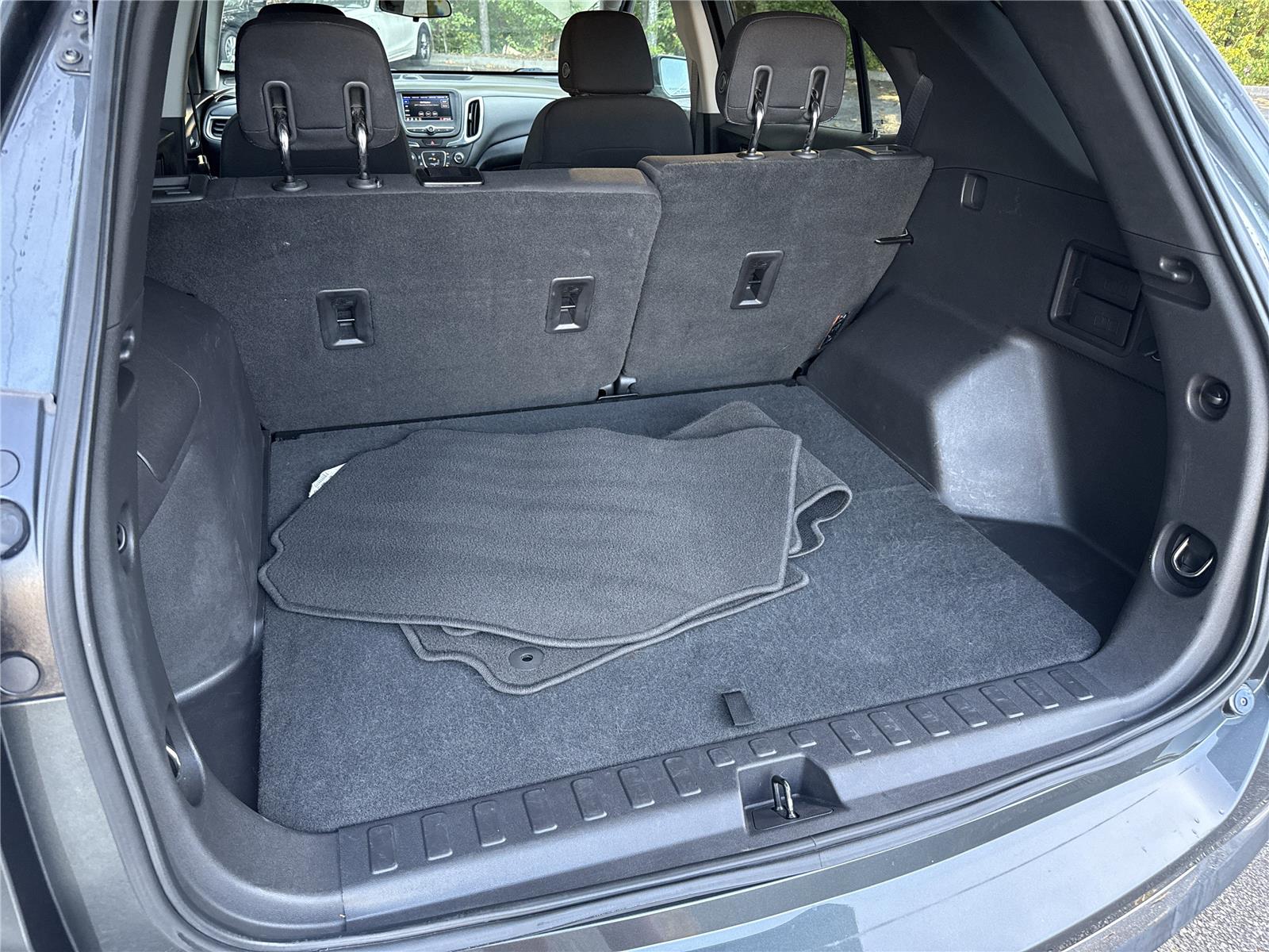 2020 Chevrolet Equinox LT photo 24