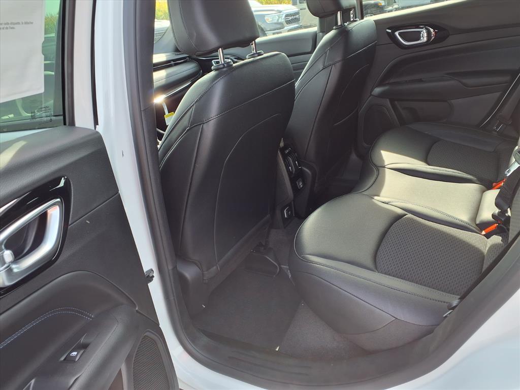 2026 Jeep Compass Latitude Altitude photo 5