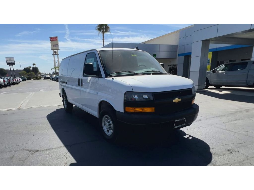 2025 Chevrolet Express Cargo 2500 photo 3