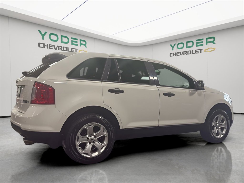 2013 Ford Edge SE photo 2