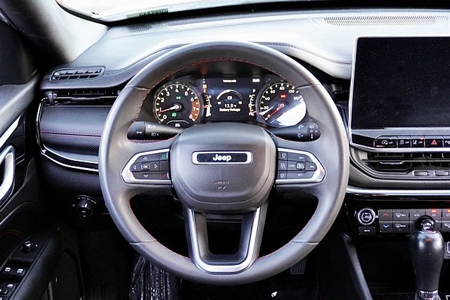 Used 2023 White Jeep Trailhawk image 19