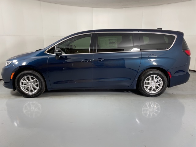 2025 Chrysler Pacifica photo 5