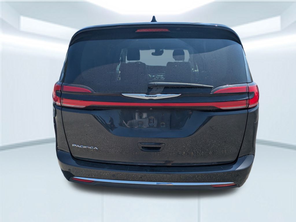 2023 Chrysler Pacifica Touring L photo 3