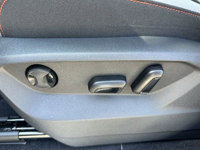 2025 Volkswagen Atlas Peak Edition SE photo 3