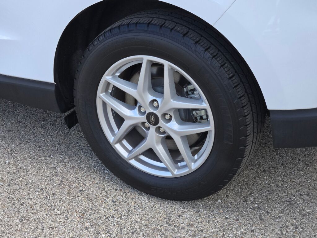 2024 Ford Edge SEL photo 14