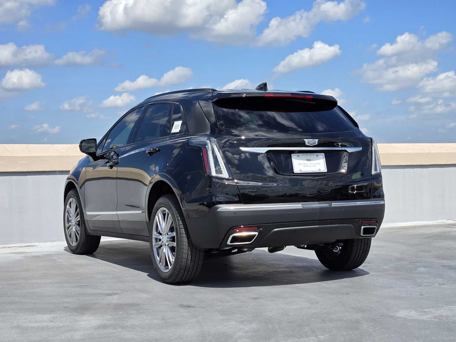 2025 Cadillac XT5 Sport photo 3