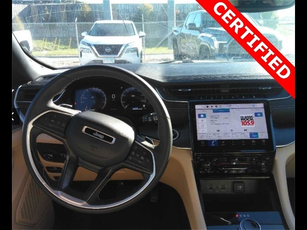 2023 Jeep Grand Cherokee Limited photo 3