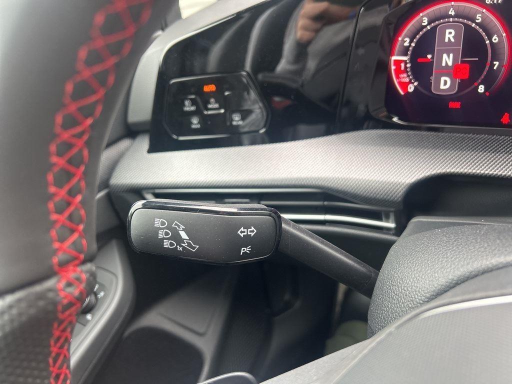 2025 Volkswagen Golf GTI SE photo 27