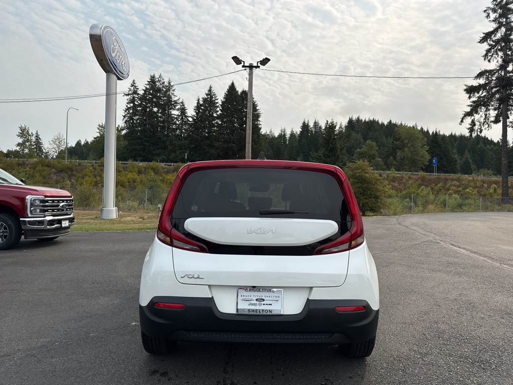 2022 Kia Soul LX photo 4