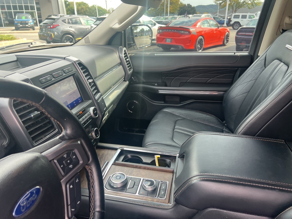 2021 Ford Expedition Platinum photo 16