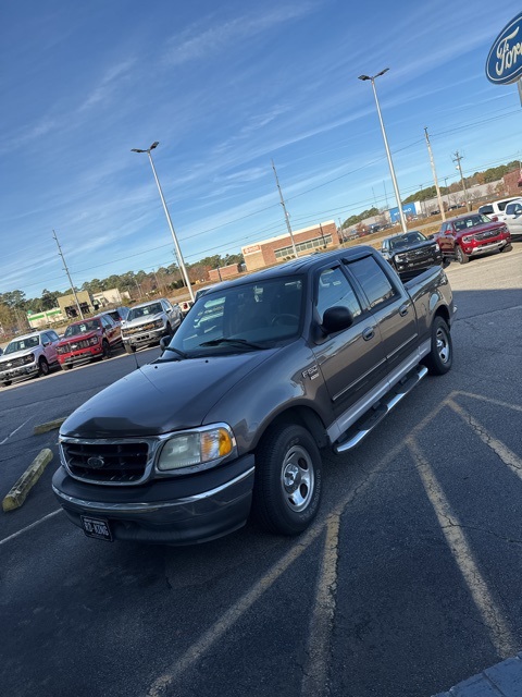 2003 Ford F-150 XLT photo 2