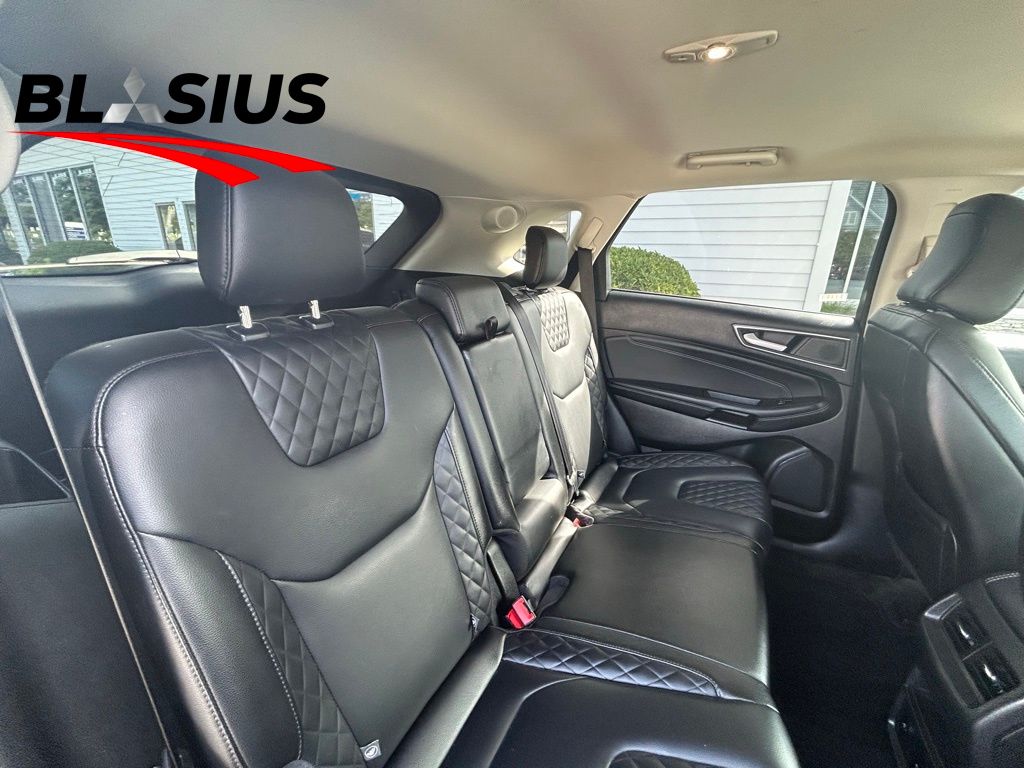 2023 Ford Edge Titanium photo 19