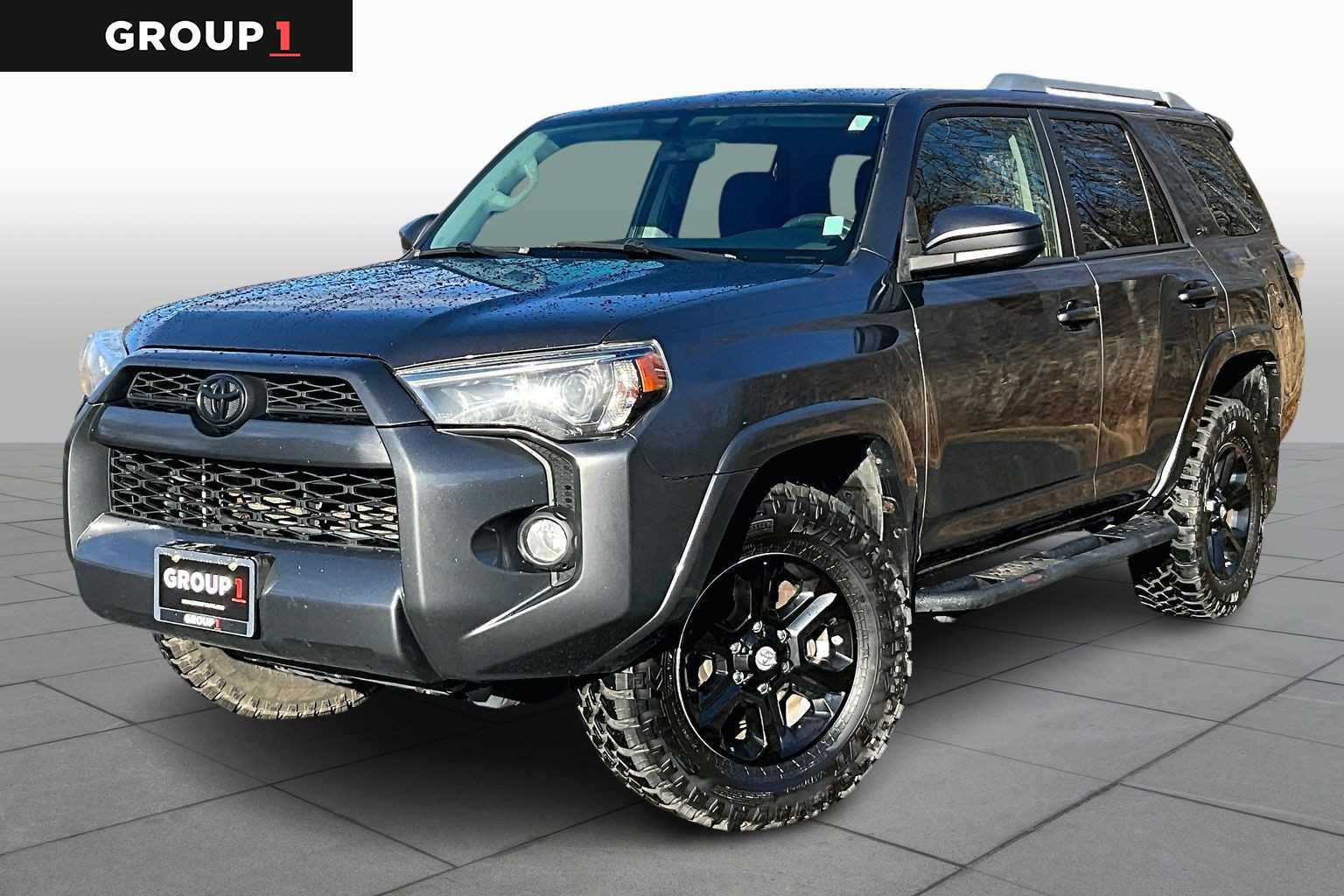2017 Toyota 4Runner SR5's photo