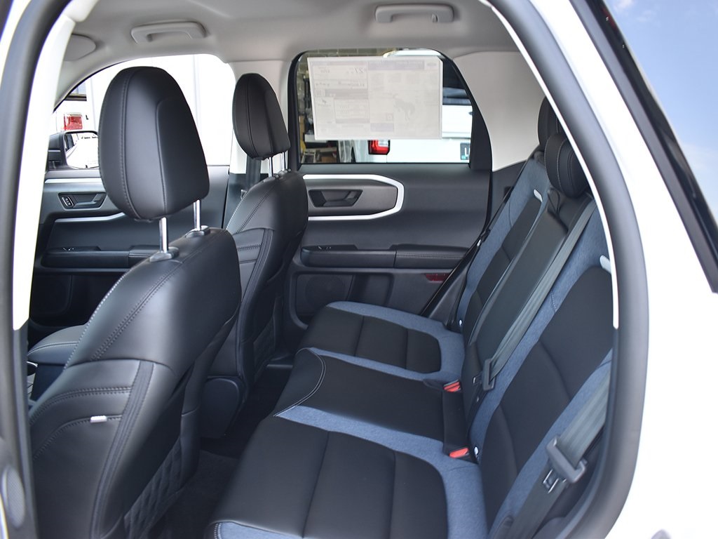 2025 Ford Bronco Sport Outer Banks photo 6