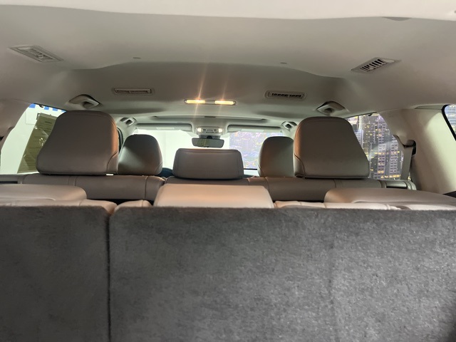 2021 Toyota Highlander XLE photo 25