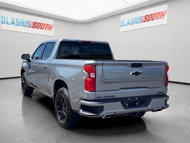 2024 Chevrolet Silverado 1500 RST photo 4