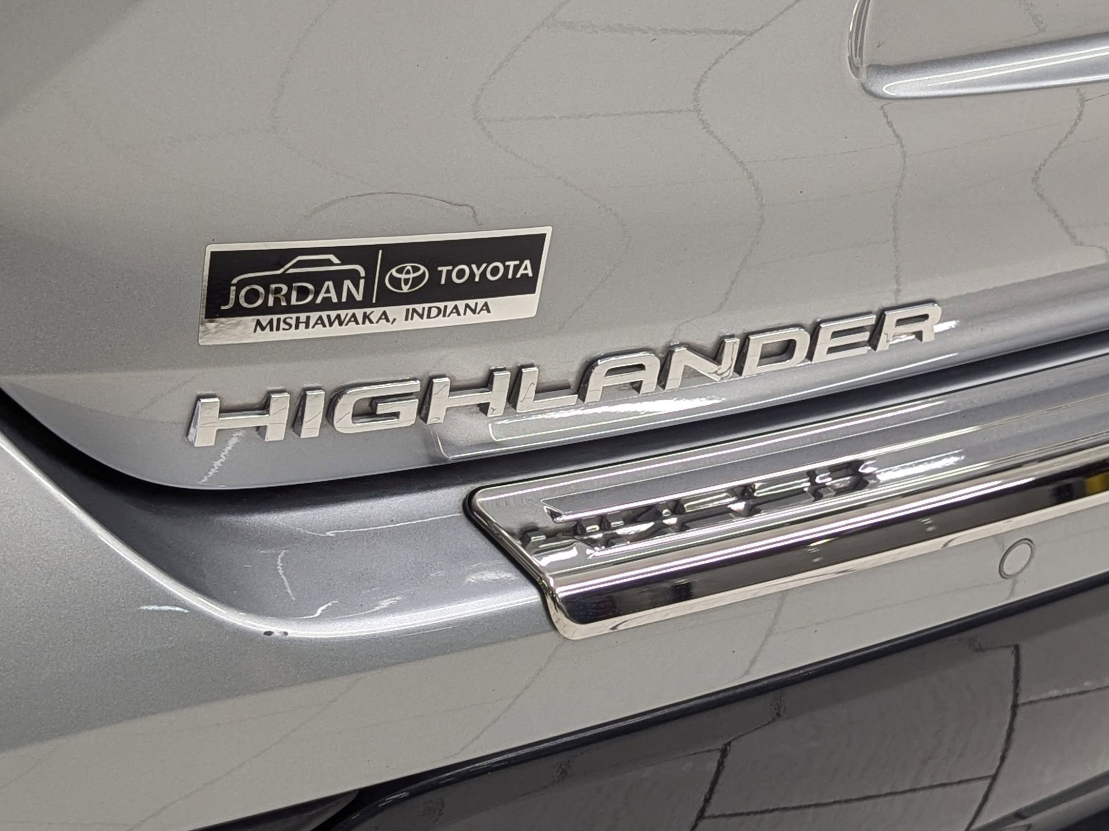 2020 Toyota Highlander Limited photo 34