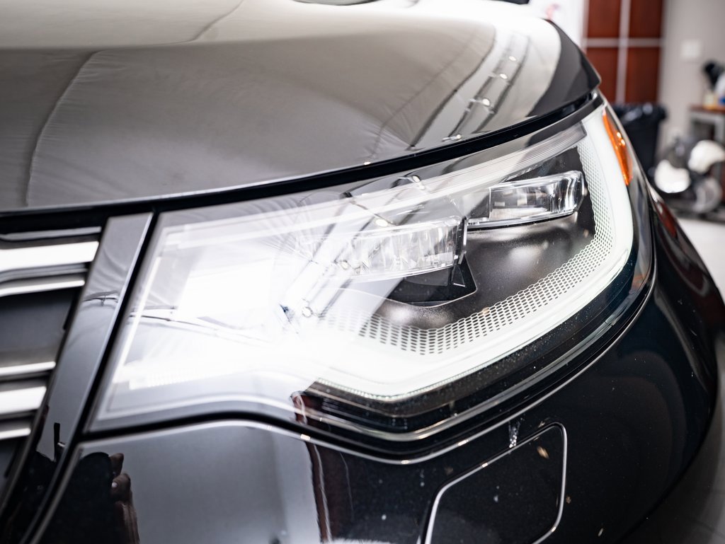 2025 Land Rover Discovery Metropolitan Edition photo 10