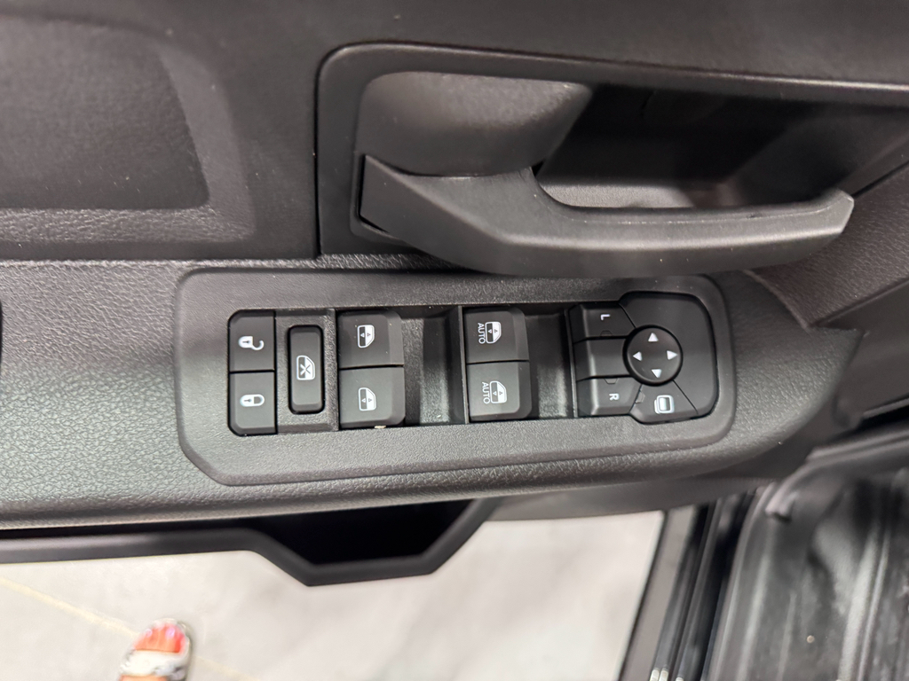 2025 Ram 4500 Tradesman photo 17