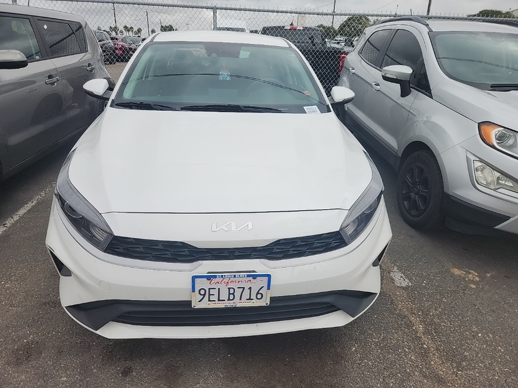 2023 Kia Forte LXS photo 2