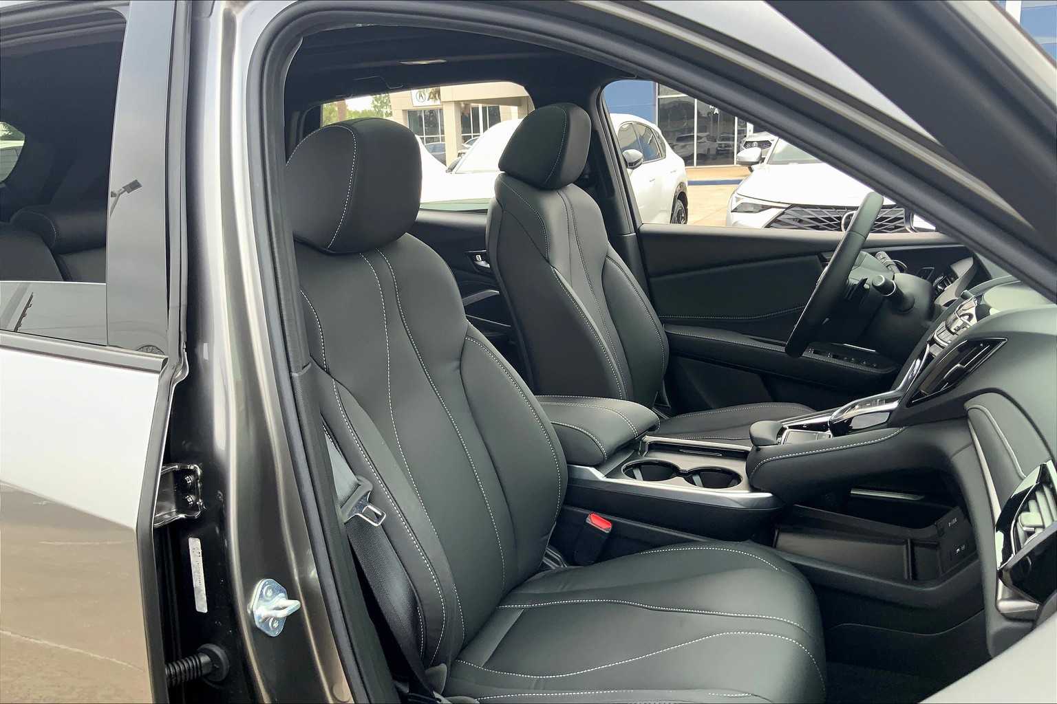 2025 Acura RDX photo 8