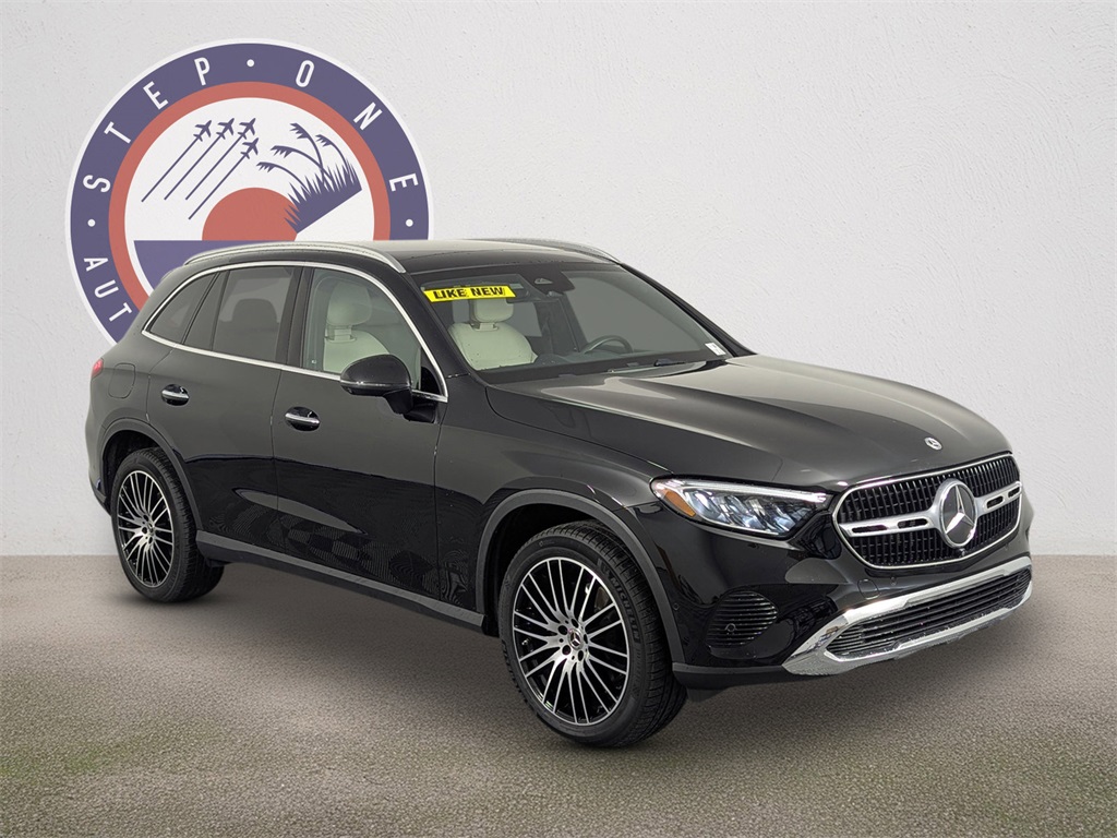 2025 Mercedes-Benz GLC Base's photo