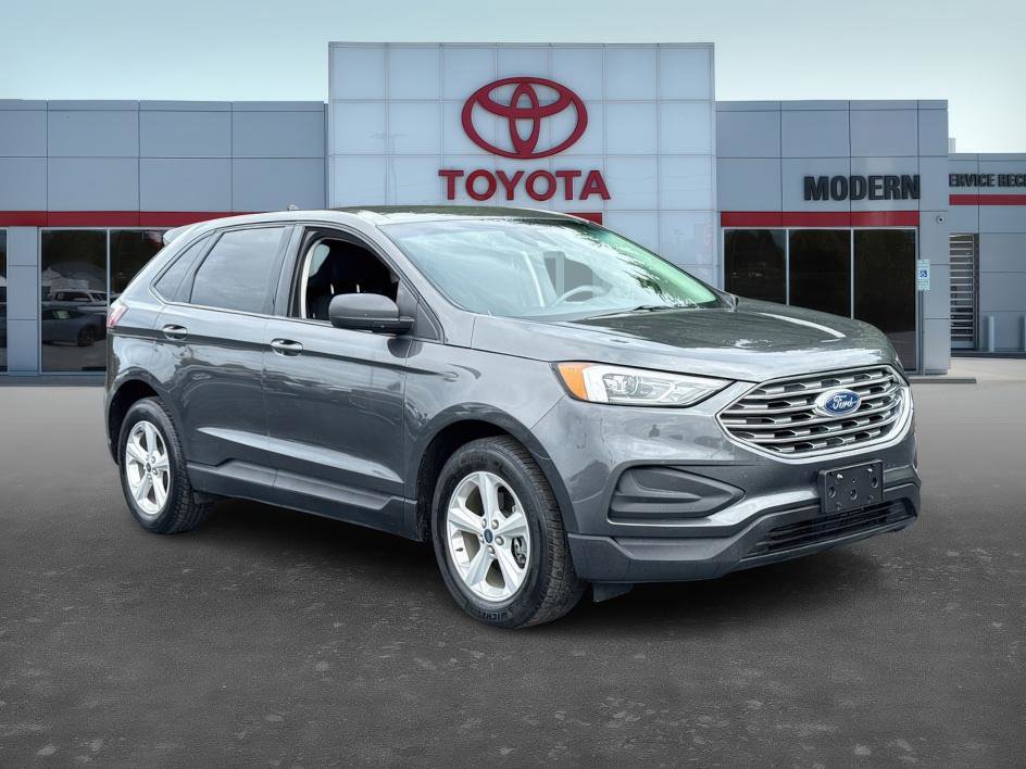 2019 Ford Edge SE photo 3