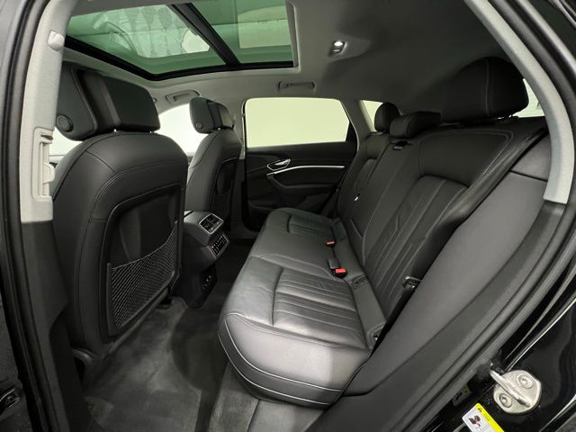 2023 Audi e-tron Premium photo 41