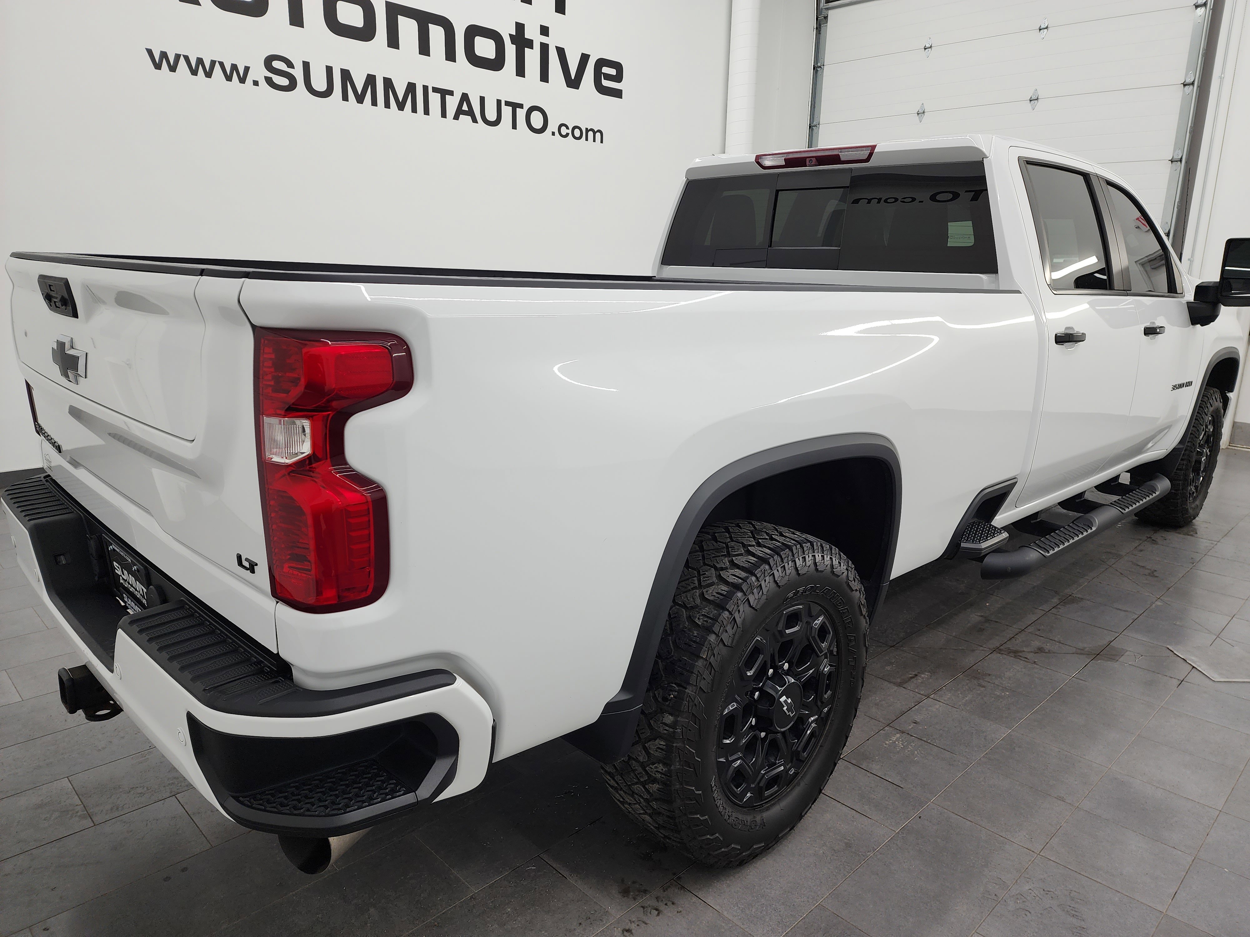 2022 Chevrolet Silverado 3500HD LT photo 2