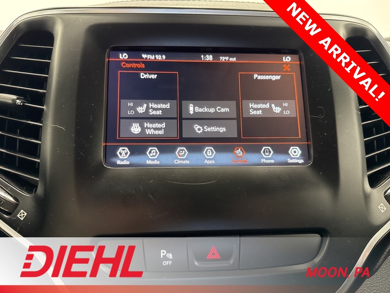 2019 Jeep Cherokee Altitude photo 28