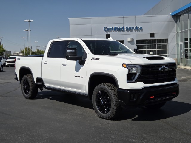 2025 Chevrolet Silverado 3500HD LTZ photo 4