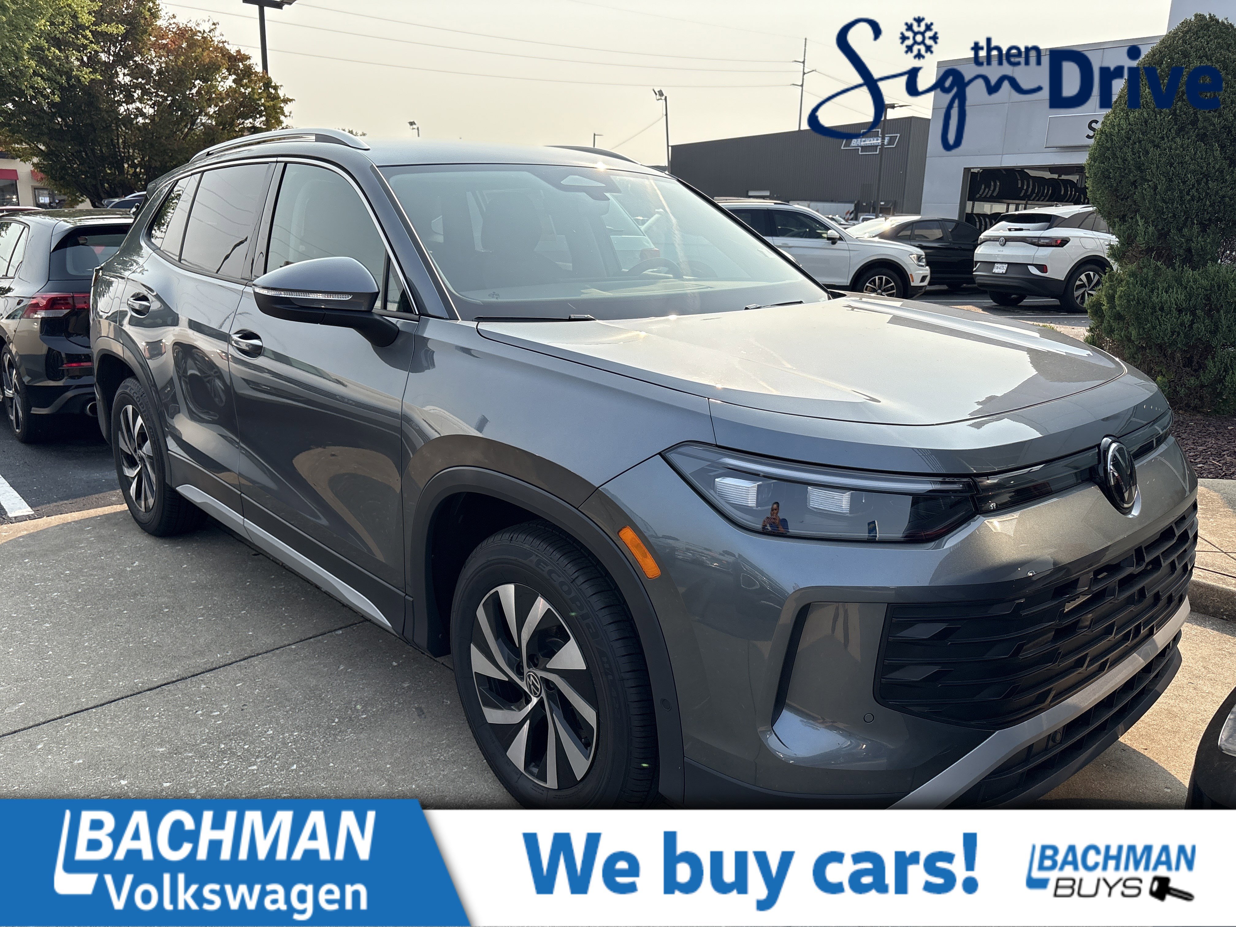 2025 Volkswagen Tiguan S's photo