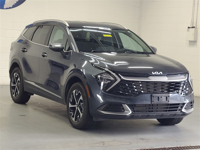 2023 Kia Sportage EX photo 3