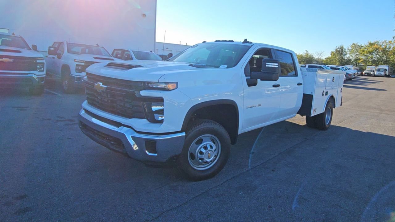 2024 Chevrolet Silverado 3500HD photo 3