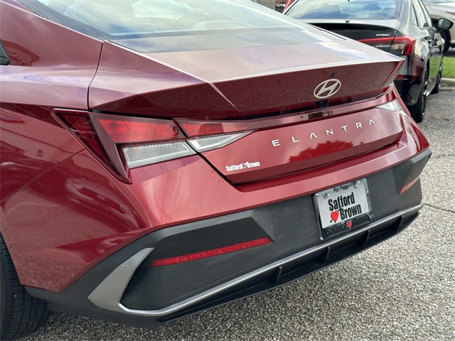 2024 Hyundai Elantra SEL photo 10