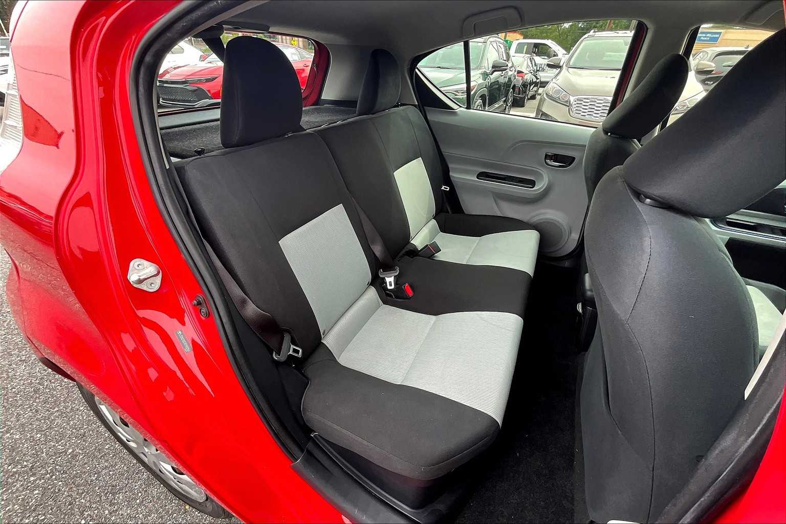 2013 Toyota Prius C Two photo 19