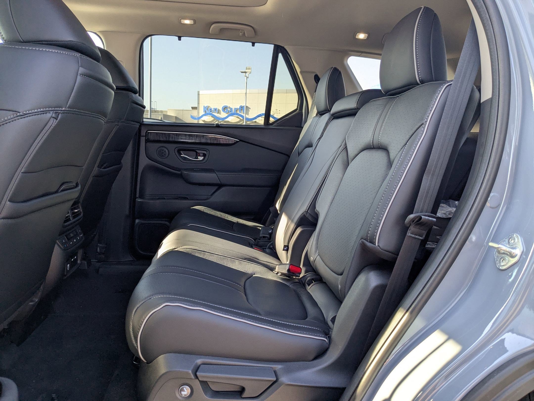 2025 Honda Pilot Elite photo 16