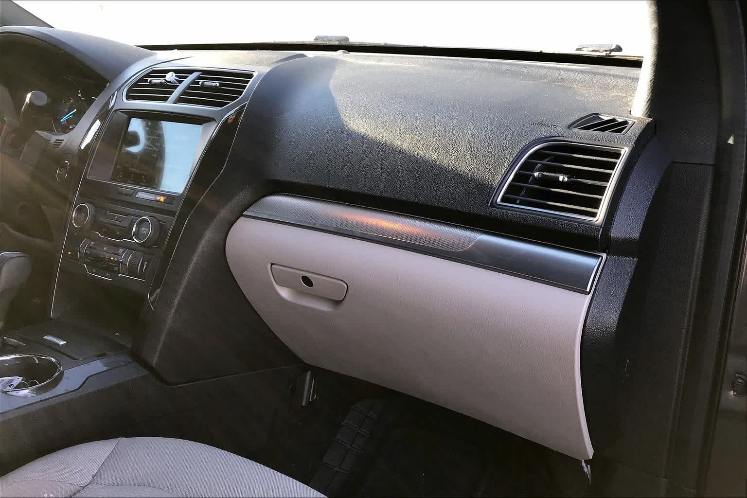 2018 Ford Explorer XLT photo 19