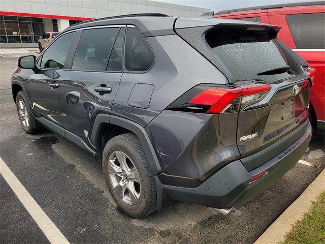 2023 Toyota RAV4 XLE photo 3