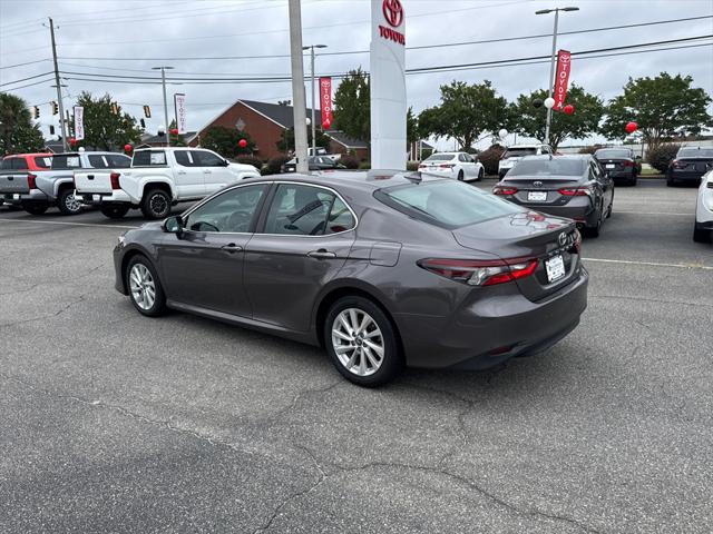 2021 Toyota Camry LE photo 4