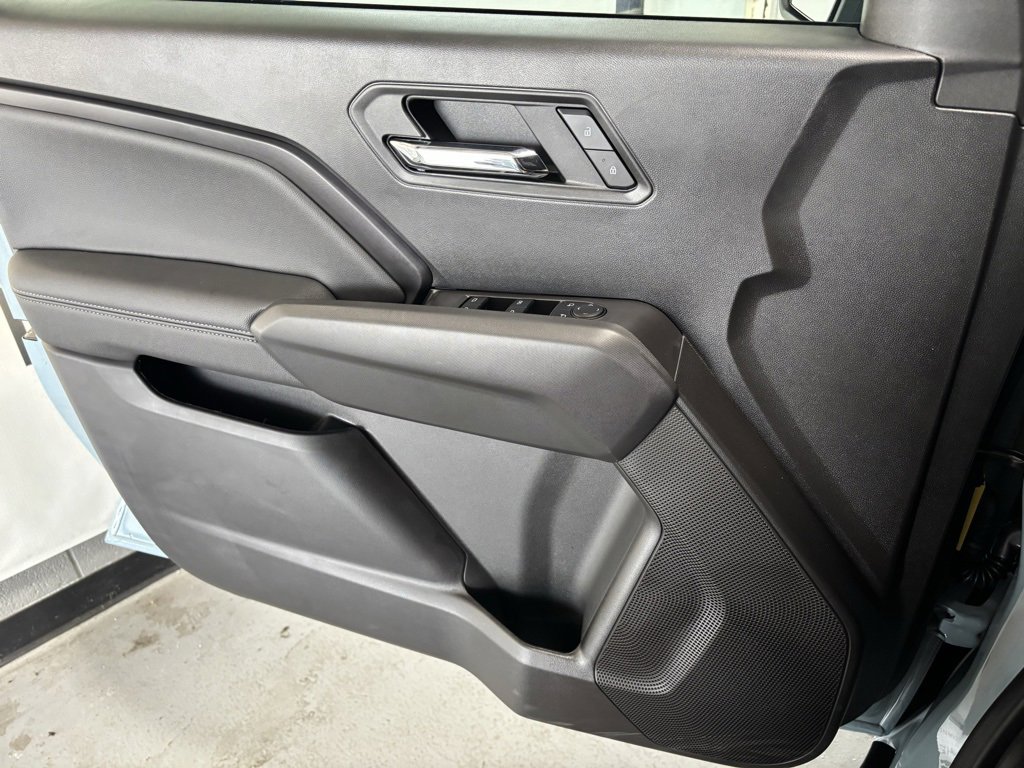 2025 Chevrolet Colorado Work Truck LT photo 5